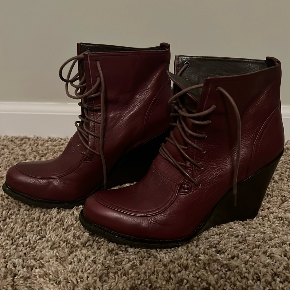 Biviel women’s ankle boots size 38 red leather